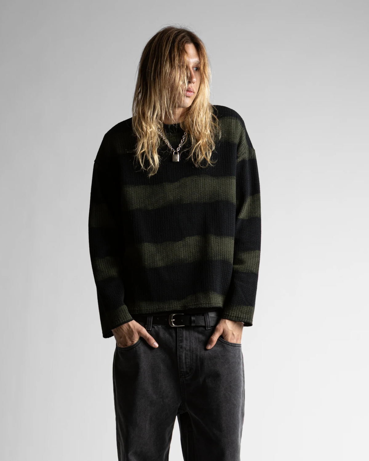 Wasted Paris - Script sweater black/army green